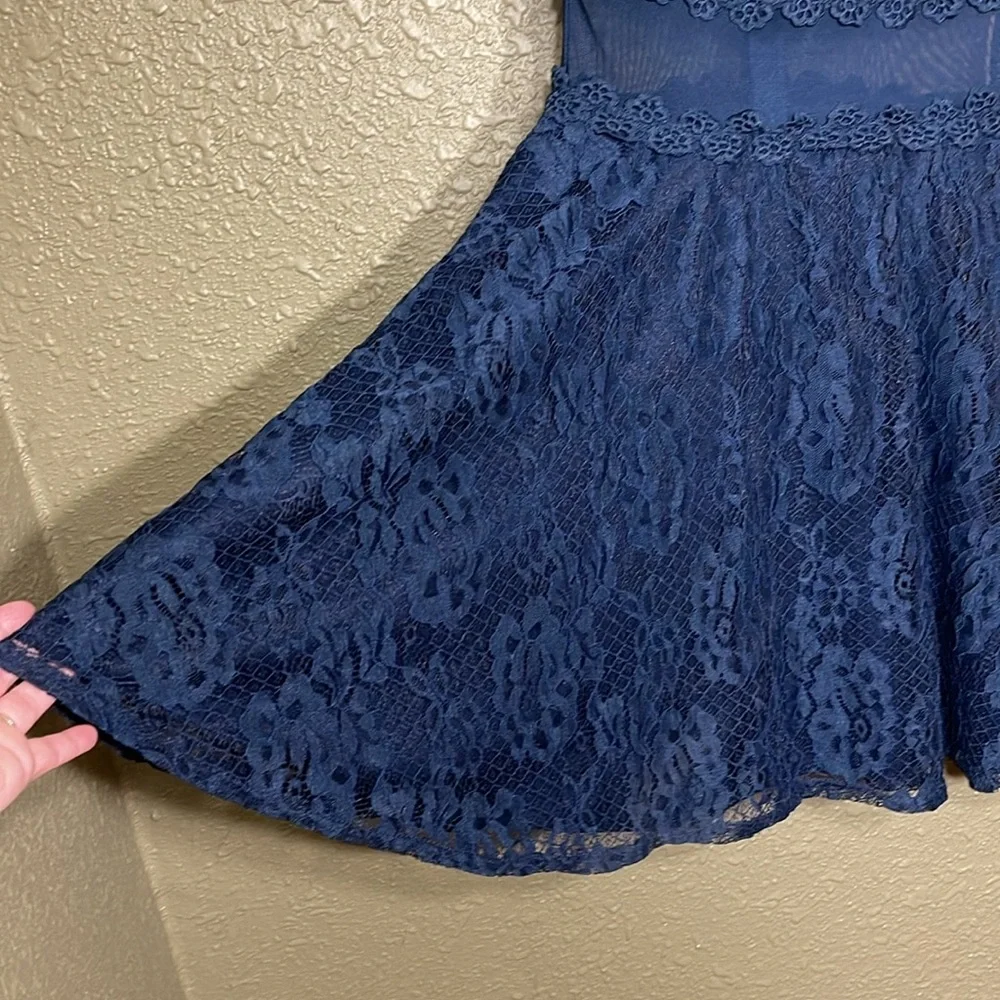 CITY TRIANGLES Scalloped Lace A-Line Dress - Picture 13 of 15